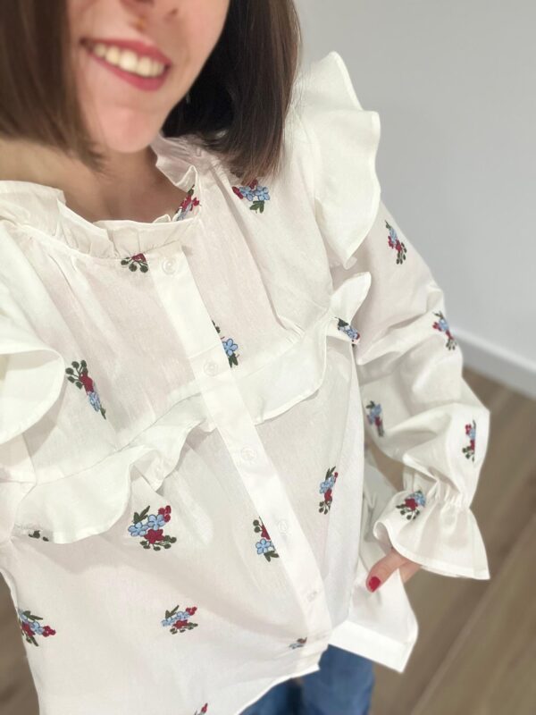 Camisa bordada flores